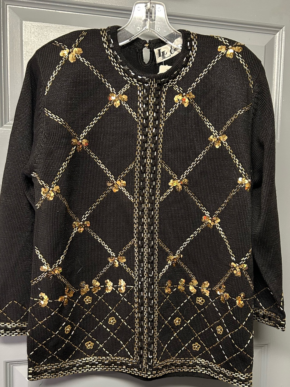 LL EUROPEAN VINTAGE BEADED Sweater. NWT!! Size 38/Med. Gorgeous! Black/Gold